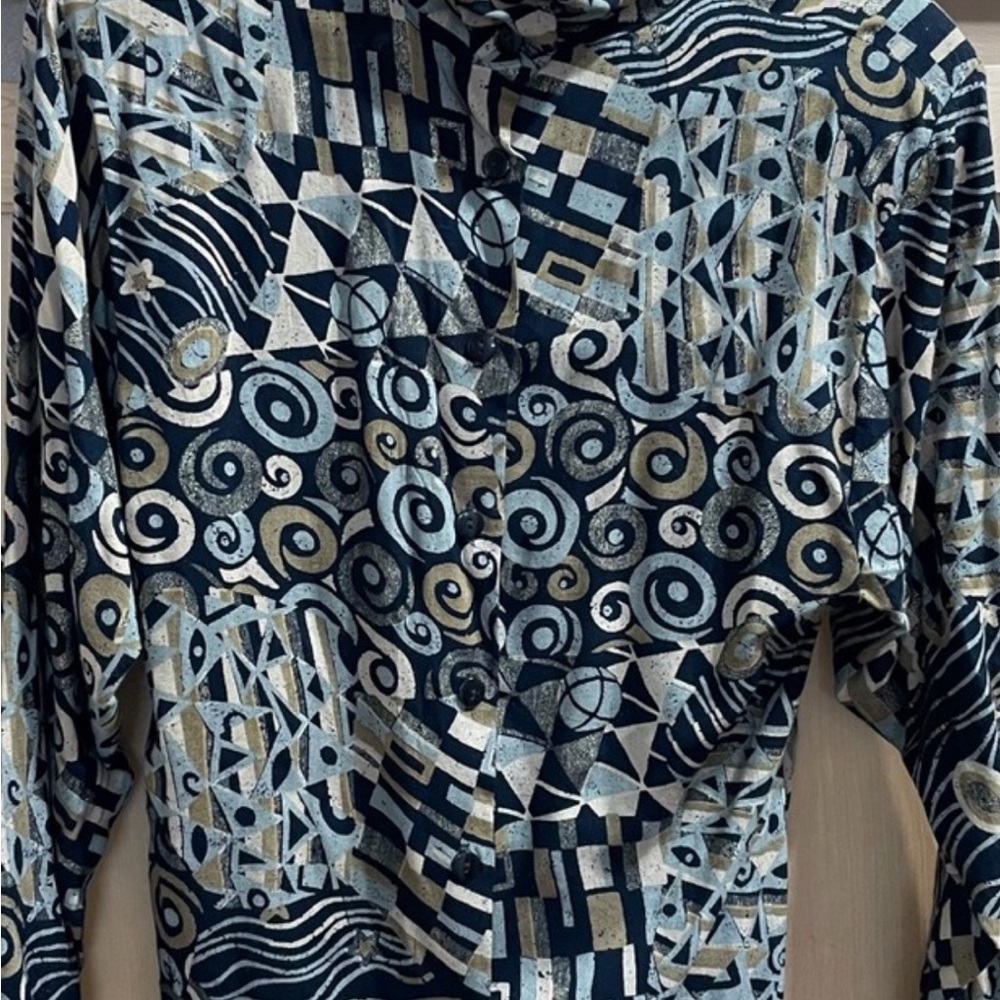 Vintage blouse. So cool. - Picture 2 of 5